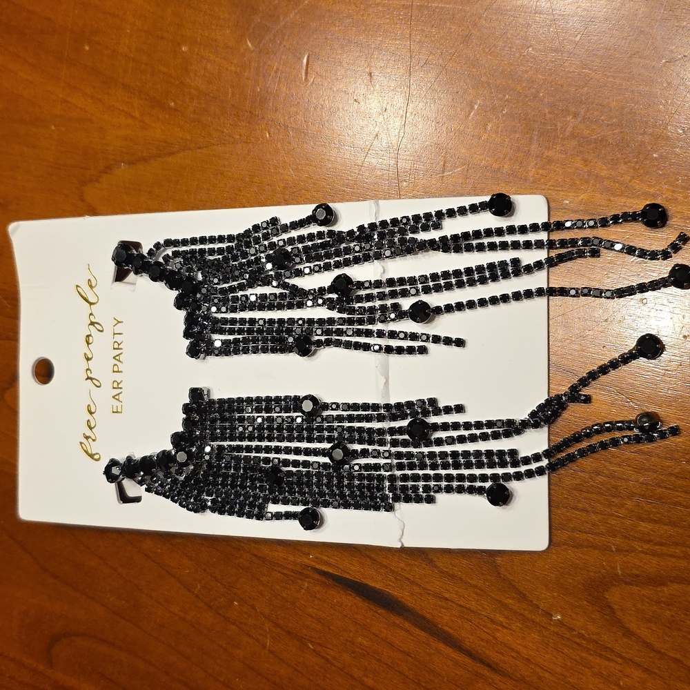 NWT Free People Black Ear Party Earrings - Picture 5 of 9